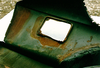 Detail: Fuel flap opening  (69878 bytes)